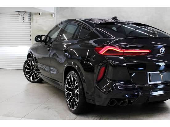 BMW-X6-2021