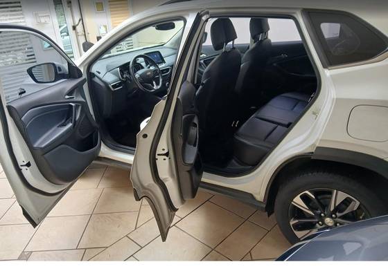 /en/city/cate-car-used-car/chevrolet-tracker-2022-1-2-turbo-flex-premier-automatic-43961259514791936/-3