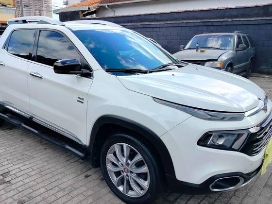 FIAT TORO 2.0 16V TURBO DIESEL VOLCANO 4WD AT9