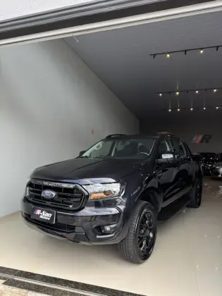 FORD RANGER 2.2 BLACK 4X2 CD 16V DIESEL 4P AUTOMÁTICO