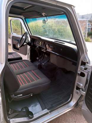 FORD-F-1000-1987