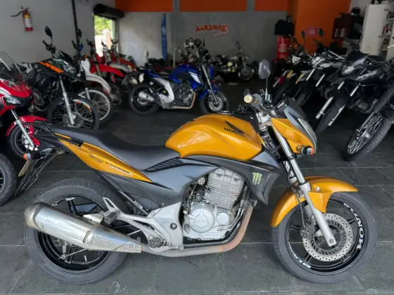 HONDA CB 300R 