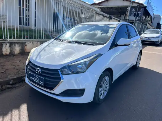 HYUNDAI HB20 1.0 COMFORT PLUS 12V TURBO FLEX 4P MANUAL