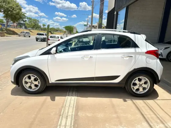 HYUNDAI HB20X 1.6 16V PREMIUM FLEX 4P AUTOMÁTICO