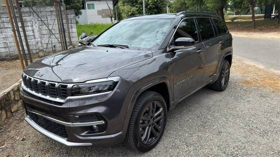 JEEP COMMANDER 2.0 HURRICANE 4 TURBO GASOLINA OVERLAND AT9