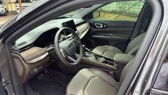 JEEP-COMMANDER-2024