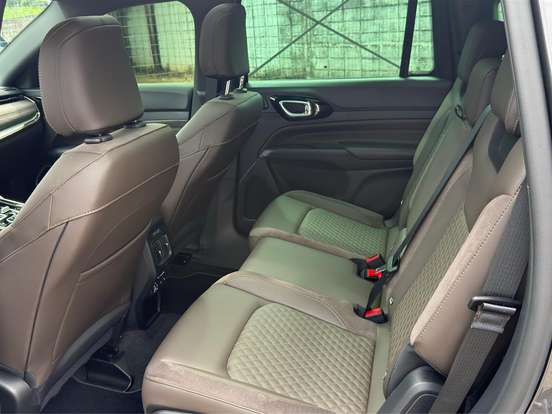 JEEP-COMMANDER-2.0 HURRICANE 4 TURBO GASOLINA OVERLAND AT9 JEEP-COMMANDER-2024