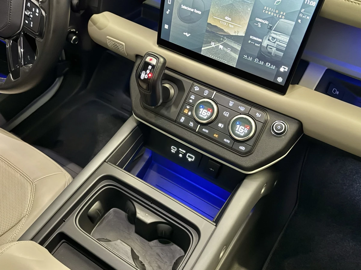 Land Rover Defender — foto 17