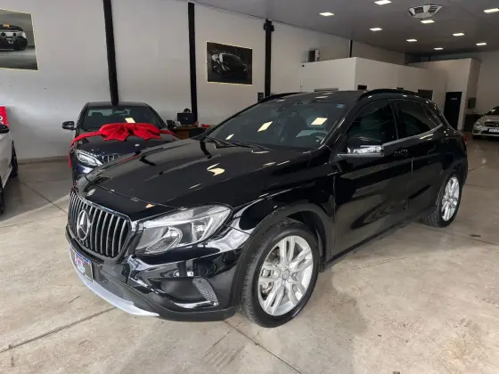 MERCEDES-BENZ GLA 200 1.6 CGI VISION BLACK EDITION 16V TURBO FLEX 4P AUTOMÁTICO