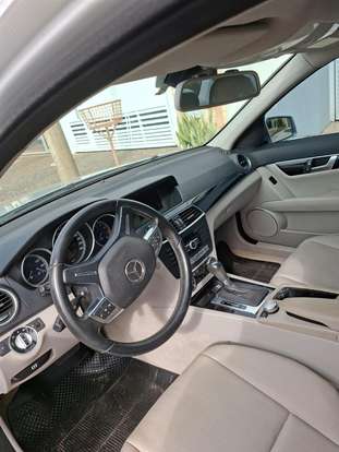 MERCEDES-BENZ-C 180-2011