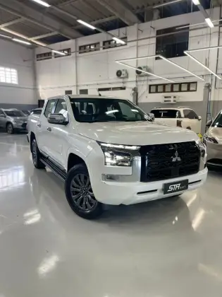 MITSUBISHI L200 TRITON 2.4 16V TURBO DIESEL SPORT HPE CD 4P 4X4 AUTOMÁTICO
