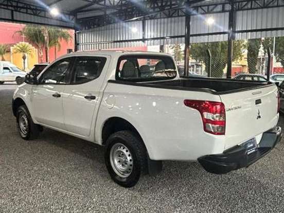 MITSUBISHI-L200 TRITON-2.4 16V TURBO DIESEL GL CD 4X4 MANUAL MITSUBISHI-L200 TRITON-2021