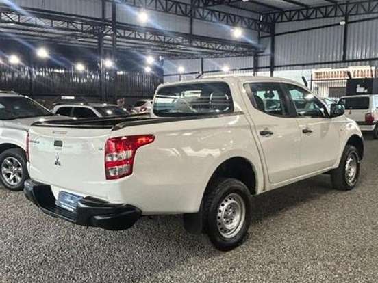 MITSUBISHI-L200 TRITON-2.4 16V TURBO DIESEL GL CD 4X4 MANUAL MITSUBISHI-L200 TRITON-2021