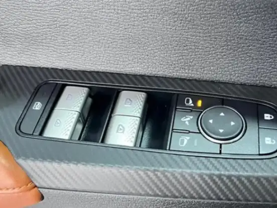 MITSUBISHI-OUTLANDER-2.4 PHEV SIGNATURE S-AWC DHT MITSUBISHI-OUTLANDER-2025
