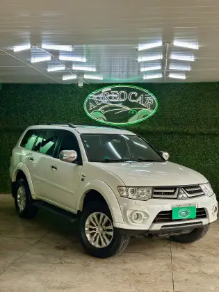 MITSUBISHI PAJERO 3.5 HPE 4X4 7 LUGARES V6 24V FLEX 4P AUTOMÁTICO