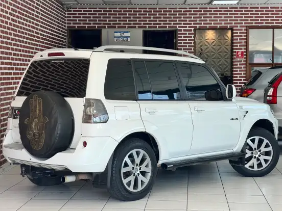 MITSUBISHI-PAJERO TR4-2.0 4X4 16V 140CV FLEX 4P AUTOMÁTICO MITSUBISHI-PAJERO TR4-2014