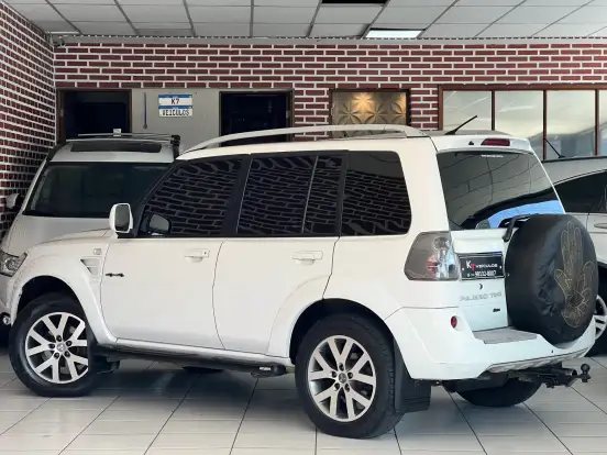 MITSUBISHI-PAJERO TR4-2.0 4X4 16V 140CV FLEX 4P AUTOMÁTICO MITSUBISHI-PAJERO TR4-2014