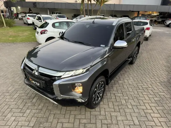MITSUBISHI TRITON 2.4 BITURBO DIESEL CD HPE-S 4X4 AUTOMÁTICO
