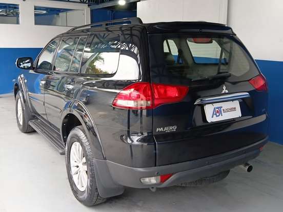 MITSUBISHI-PAJERO-3.2 HPE 4X4 7 LUGARES 16V TURBO INTERCOOLER DIESEL 4P AUTOMÁTICO MITSUBISHI-PAJERO-2015