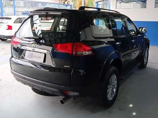 MITSUBISHI-PAJERO-3.2 HPE 4X4 7 LUGARES 16V TURBO INTERCOOLER DIESEL 4P AUTOMÁTICO MITSUBISHI-PAJERO-2015