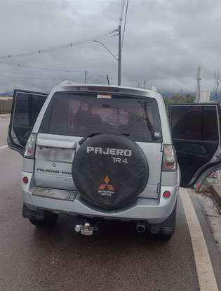 MITSUBISHI-PAJERO TR4-2.0 4X2 16V 140CV FLEX 4P AUTOMÁTICO MITSUBISHI-PAJERO TR4-2013