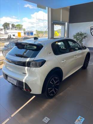 PEUGEOT-208-2025