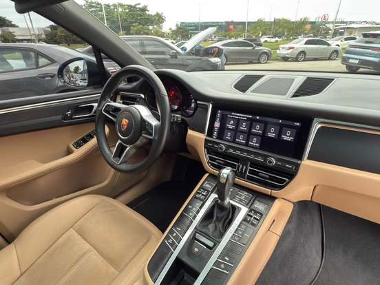 PORSCHE-MACAN-2021