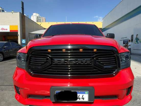 RAM-CLASSIC-5.7 V8 GASOLINA LARAMIE NIGHT EDITION CD 4X4 AUTOMÁTICO RAM-CLASSIC-2023
