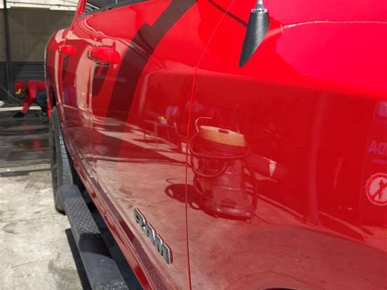 RAM-CLASSIC-5.7 V8 GASOLINA LARAMIE NIGHT EDITION CD 4X4 AUTOMÁTICO RAM-CLASSIC-2023