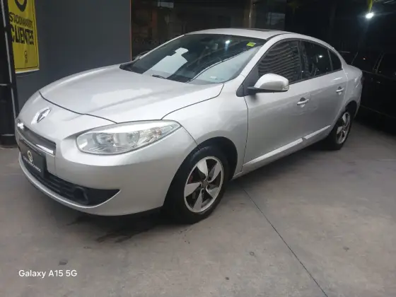 RENAULT FLUENCE 2.0 DYNAMIQUE 16V FLEX 4P MANUAL RENAULT FLUENCE 2.0 DYNAMIQUE 16V FLEX 4P MANUAL