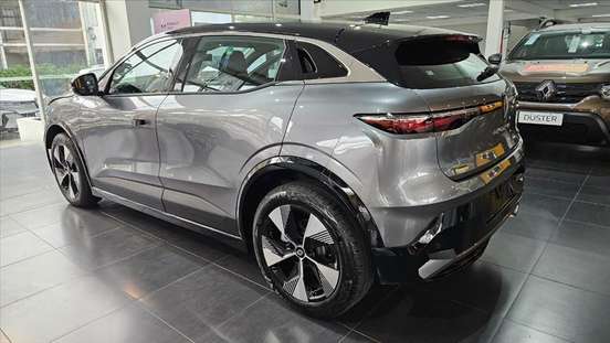 RENAULT-MEGANE-2024
