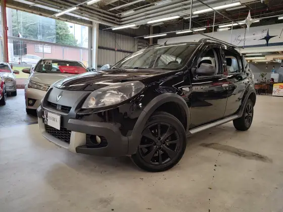 RENAULT SANDERO 1.6 STEPWAY 16V FLEX 4P AUTOMÁTICO