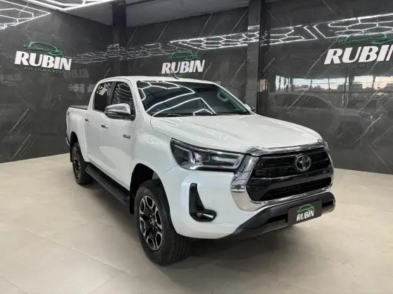 TOYOTA HILUX 2.8 D-4D TURBO DIESEL CD SRX 4X4 AUTOMÁTICO