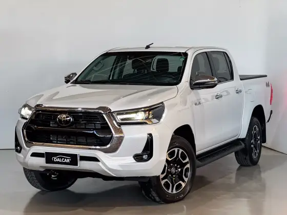 TOYOTA HILUX 2.8 D-4D TURBO DIESEL CD SRX 4X4 AUTOMÁTICO