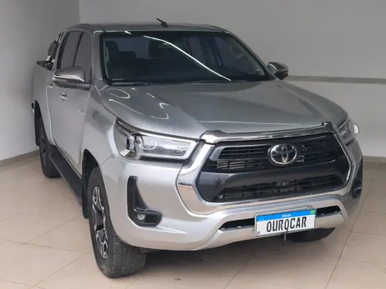 TOYOTA HILUX 2.8 D-4D TURBO DIESEL CD SRX 4X4 AUTOMÁTICO TOYOTA HILUX 2.8 D-4D TURBO DIESEL CD SRX 4X4 AUTOMÁTICO