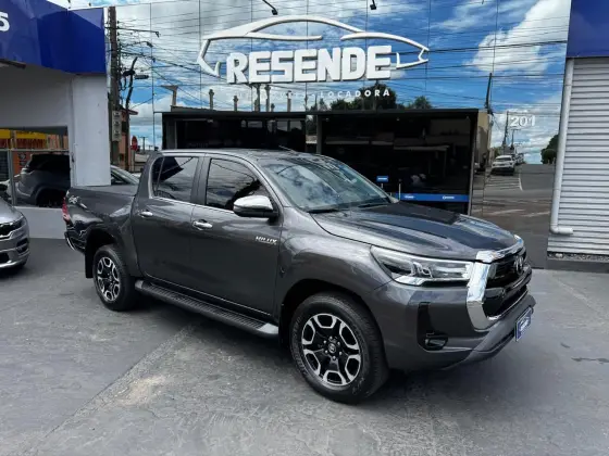 TOYOTA HILUX 2.8 D-4D TURBO DIESEL CD SRX LIMITED 4X4 AUTOMÁTICO