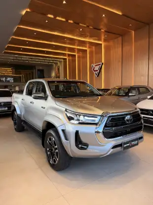 TOYOTA-HILUX-2024