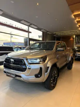 TOYOTA-HILUX-2024
