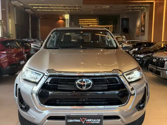 TOYOTA-HILUX-2.8 D-4D TURBO DIESEL CD SRX PLUS 4X4 AUTOMÁTICO TOYOTA-HILUX-2024