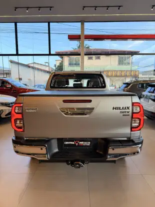 TOYOTA-HILUX-2024