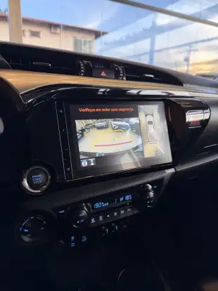 TOYOTA-HILUX-2024