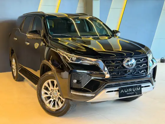 TOYOTA HILUX SW4 2.8 D-4D TURBO DIESEL SRX 4X4 AUTOMÁTICO