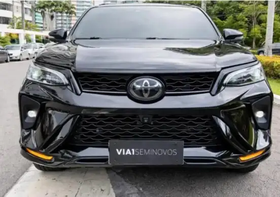TOYOTA-HILUX SW4-2023