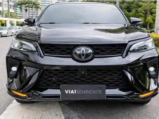 TOYOTA-HILUX SW4-2.8 D-4D TURBO DIESEL SRX PLATINUM 7L 4X4 AUTOMÁTICO TOYOTA-HILUX SW4-2023