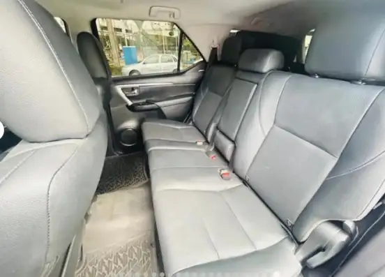 TOYOTA-HILUX SW4-2023