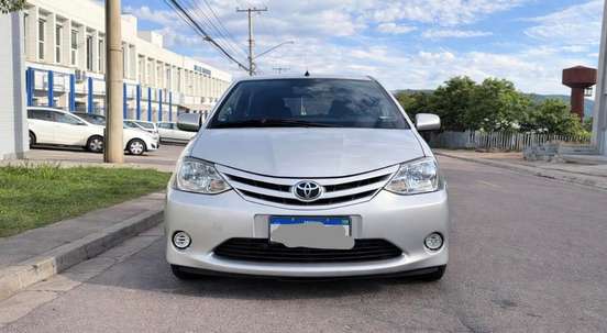 TOYOTA-ETIOS-2013
