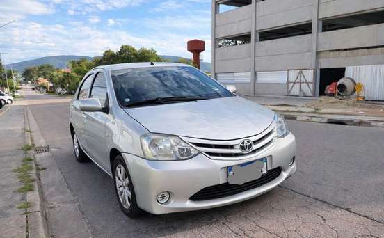 TOYOTA-ETIOS-2013
