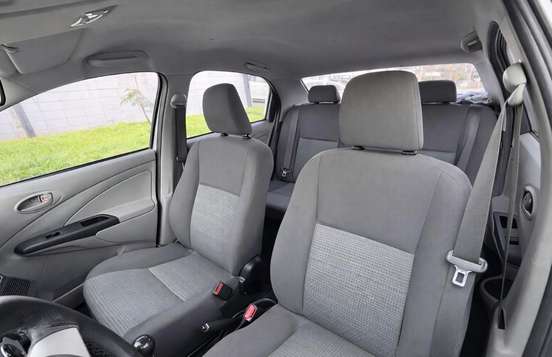 TOYOTA-ETIOS-2013