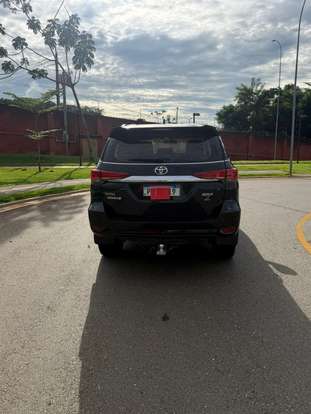 TOYOTA-HILUX SW4-2016