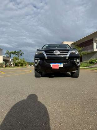 TOYOTA-HILUX SW4-2.8 SRX 4X4 7 LUGARES 16V TURBO INTERCOOLER DIESEL 4P AUTOMÁTICO TOYOTA-HILUX SW4-2016